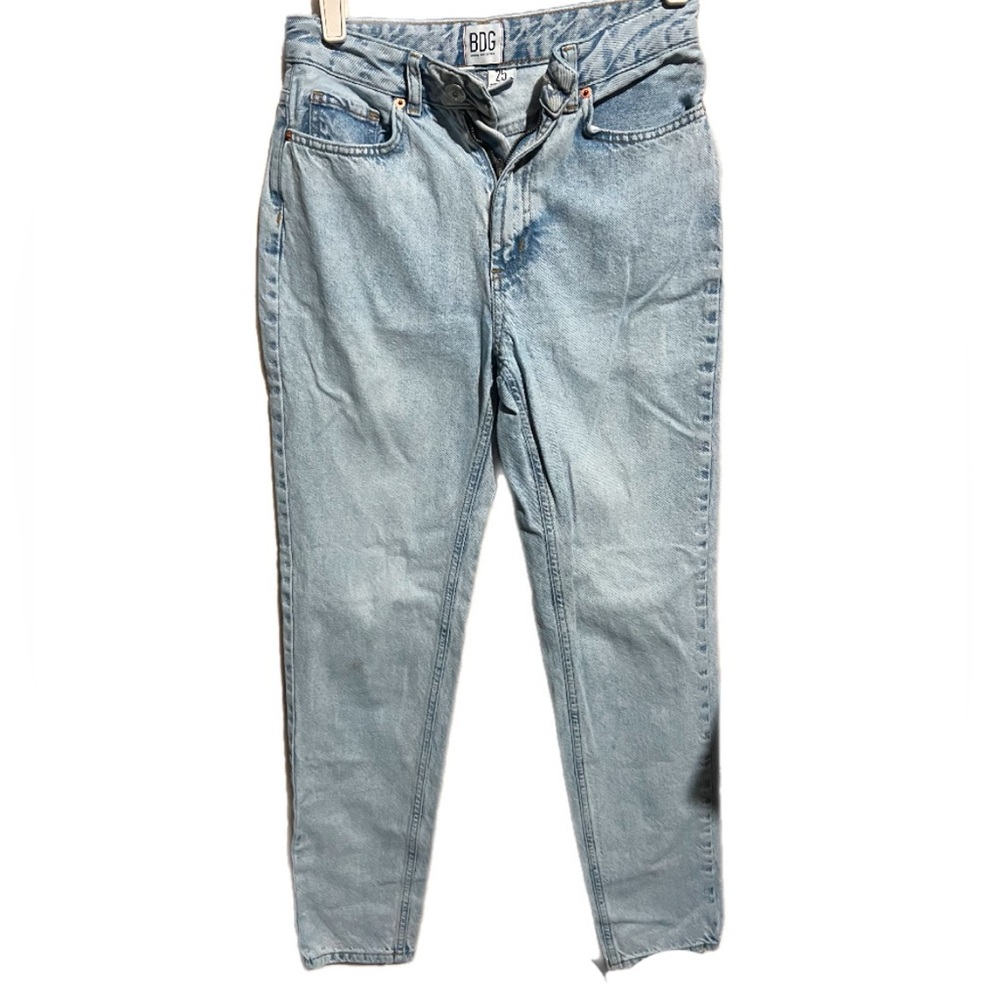 BDG MOM‎ HIGH RISE JEANS SIZE 25